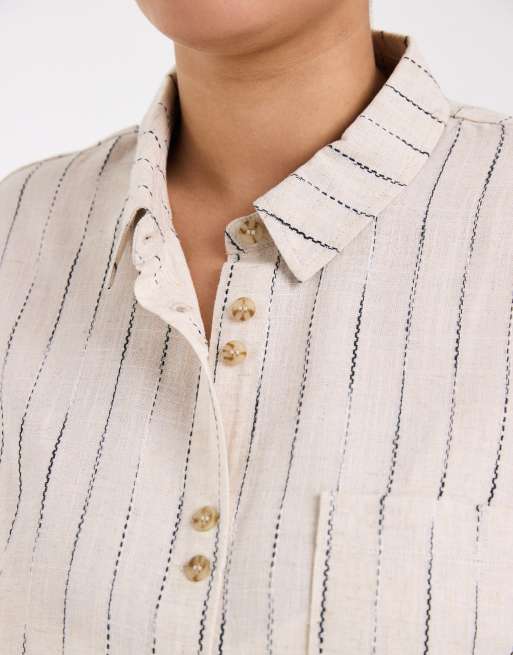 Camisa beis a rayas holgada de tejido efecto lino de ASOS DESIGN Curve, 4 de 4