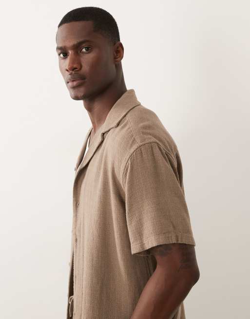 Camisa beis con cuello de solapas de mezcla de lino de Only & Sons, 2 de 5