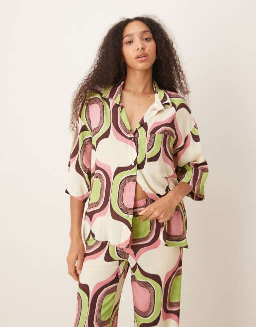 Camisa beis de corte cuadrado con estampado geométrico abstracto de estilo retro de Mango (parte de un conjunto)