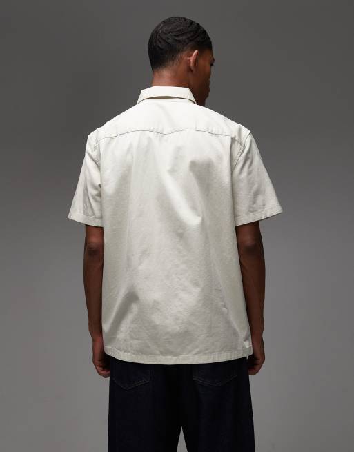 Camisa beis de manga corta y estilo worker con parche del logo de la colección cápsula Workwear de Levi's, 3 de 5