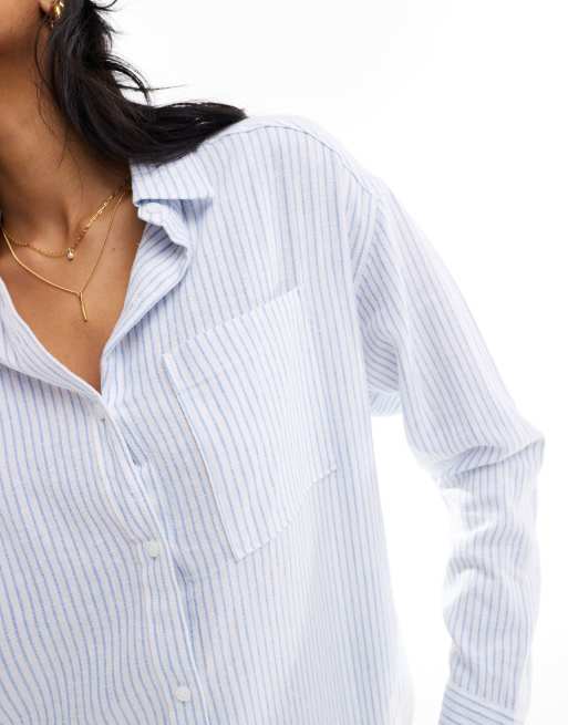 Camisa blanca a rayas azules extragrande de mezcla de lino de Hollister, 3 de 4
