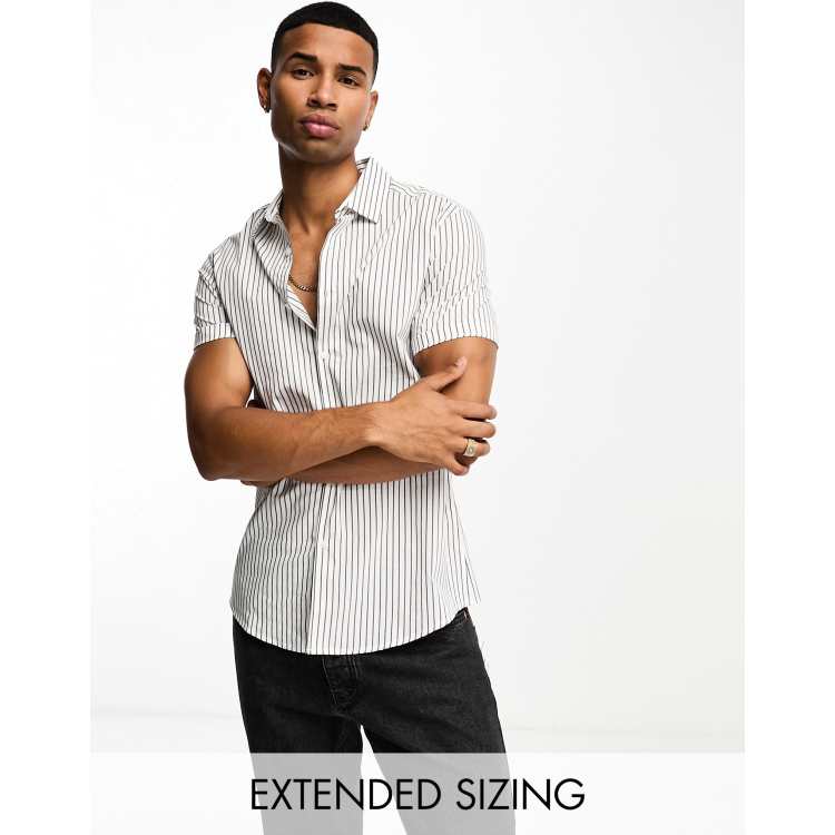 Camisa blanca con lineas negras outlet
