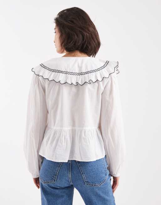 Camisa blanca con solapas y ribetes en contraste de New Look, 4 de 4