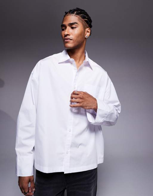 Camisa blanca de corte cuadrado extragrande con detalle de parche de popelina de ASOS DESIGN, 2 de 5