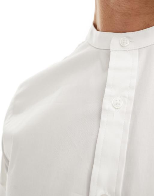 Camisa blanca de corte slim con cuello mao y mangas vueltas de ASOS DESIGN, 4 de 4