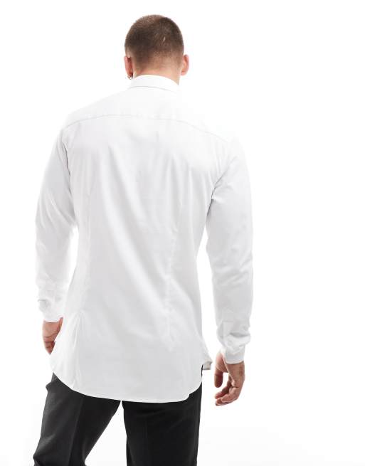 Camisa blanca de corte slim con detalle de alfiler en las solapas de ASOS DESIGN, 2 de 4