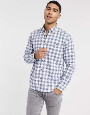 camisa blanca a cuadros