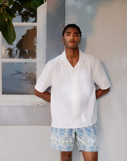 Camisa blanca de manga corta de tejido texturizado de Hollister