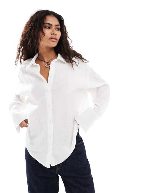 Camisa blanca de manga larga de tejido rugoso texturizado de Monki