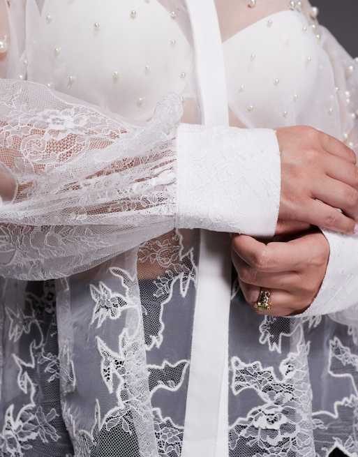 Camisa blanca de organza y encaje con adornos de perlas de ASOS LUXE Curve, 4 de 4