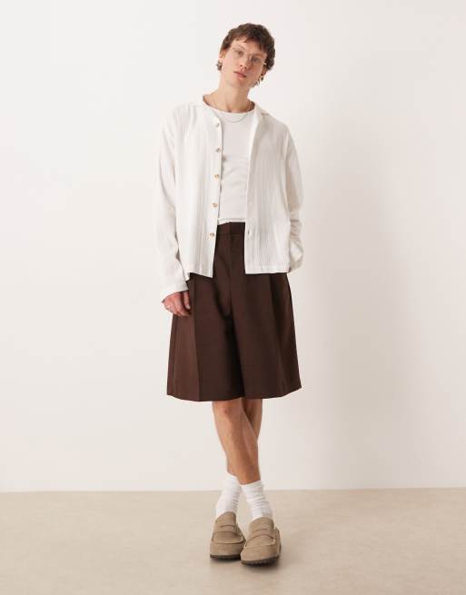 Camisa blanca holgada con patrón de jacquard de rayas y cuello de solapas de ASOS DESIGN, 2 de 5