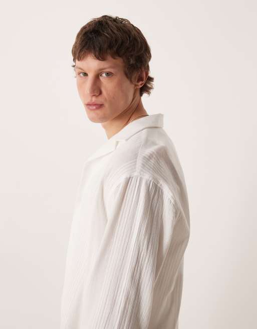 Camisa blanca holgada con patrón de jacquard de rayas y cuello de solapas de ASOS DESIGN, 4 de 5