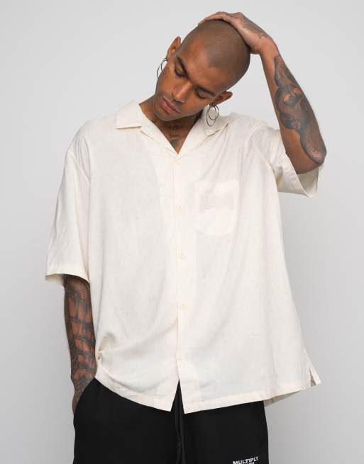 Camisa blanco espárrago extragrande Inmates de Multiply Apparel