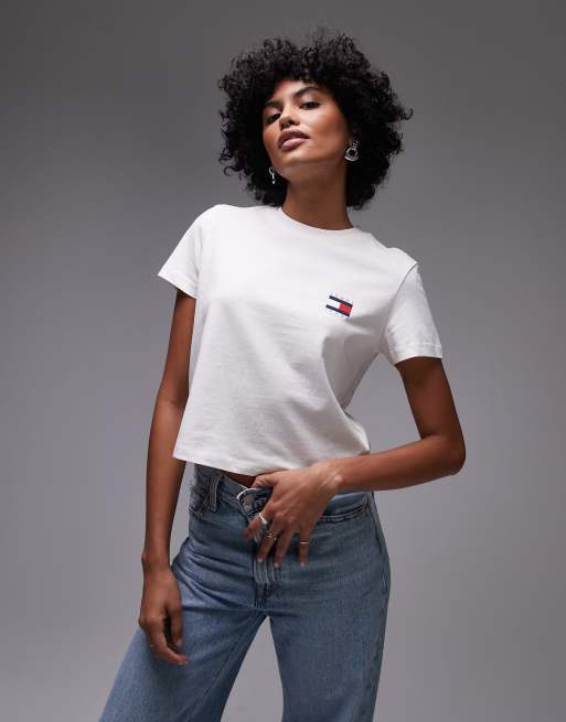 Camisa blanco hueso con logo de bandera en la espalda de Tommy Jeans, 4 de 4