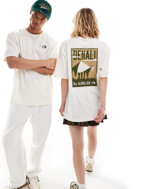 Camisa blanco hueso extragrande con estampado vintage en la espalda "Denali" de The North Face, 4 de 4