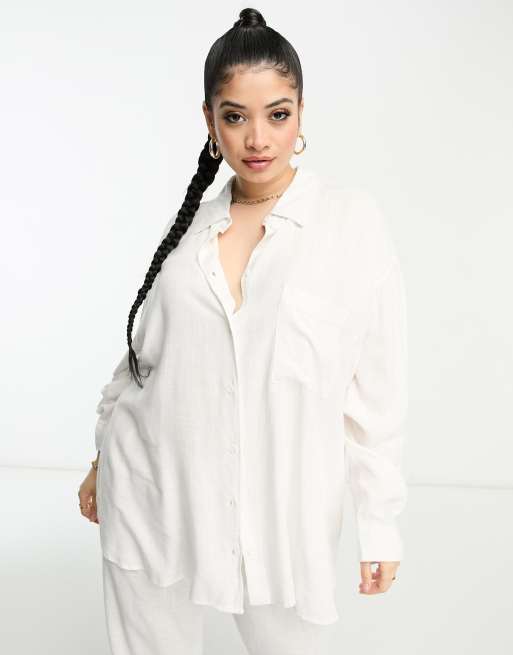 Camisa blanco hueso holgada con bajo asimétrico de mezcla de lino de ASOS DESIGN Curve