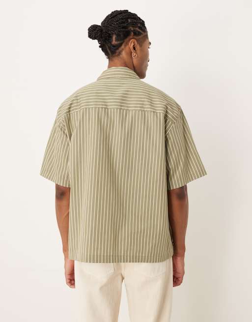 Camisa caqui a rayas de corte estándar con bordado en el pecho de ASOS DESIGN, 3 de 5
