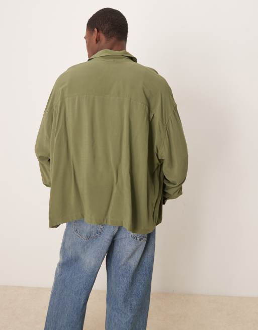 Camisa caqui de corte cuadrado extragrande voluminoso con bolsillos de ASOS DESIGN, 4 de 4