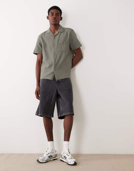 Camisa caqui de corte estándar de tejido gofrado texturizado de ASOS DESIGN, 2 de 5