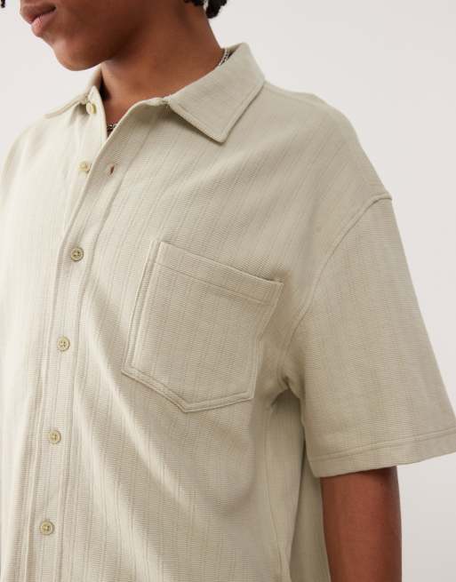 Camisa caqui de tejido gofrado de Weekday, 2 de 4