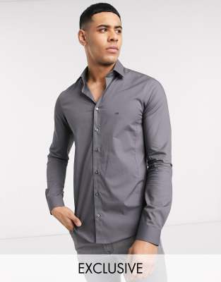 Camisa color antracita de corte slim de planchado fácil exclusiva en ASOS de Calvin Klein