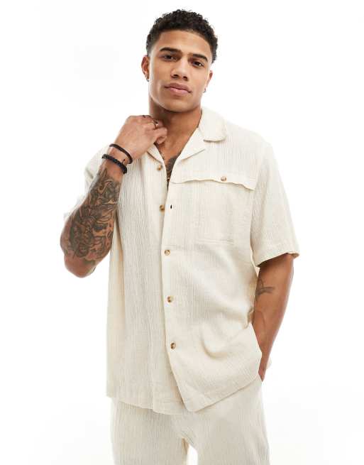 Camisa color arena holgada con cuello de solapas de tejido texturizado de ASOS DESIGN (parte de un conjunto) 