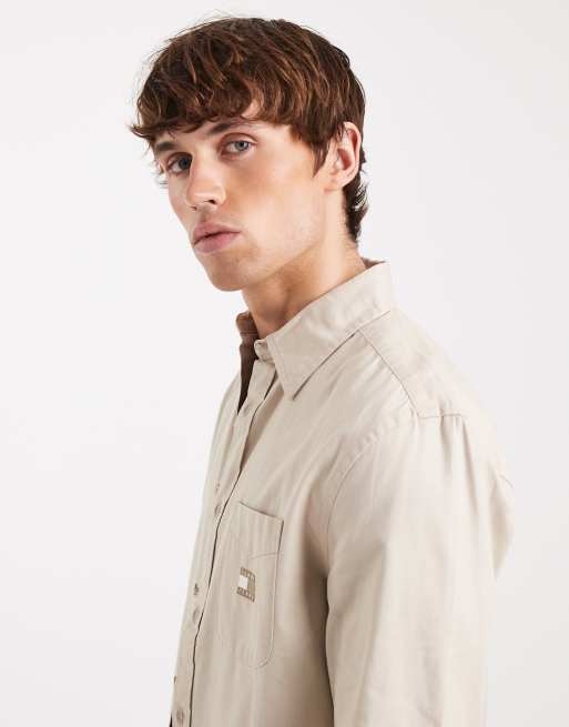 Camisa color arena lavado holgada de Tommy Jeans, 3 de 5