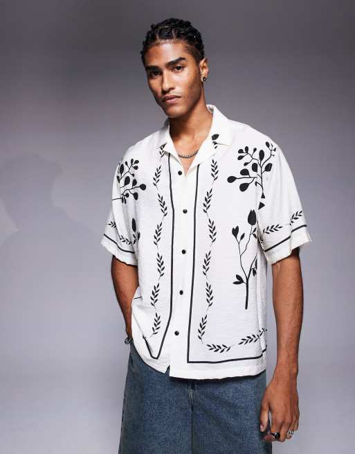 Camisa color crema con bordados florales de River Island
