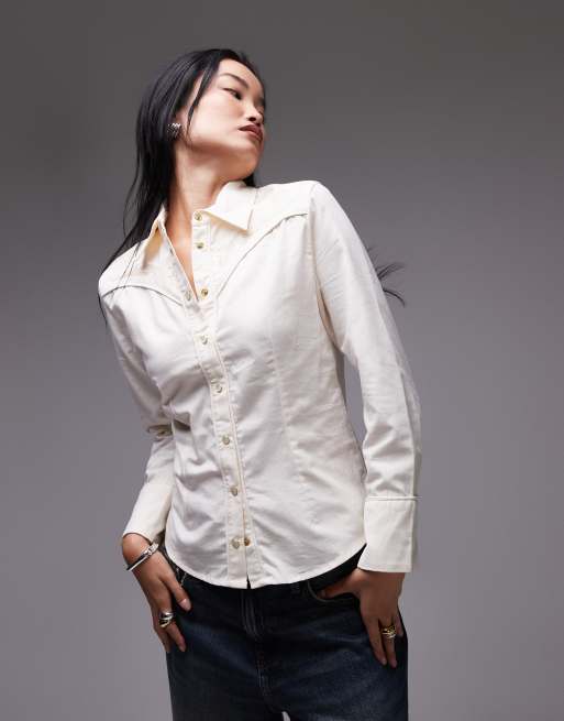 Camisa color crema con detalle de cuello bordado de estilo wéstern de Mango