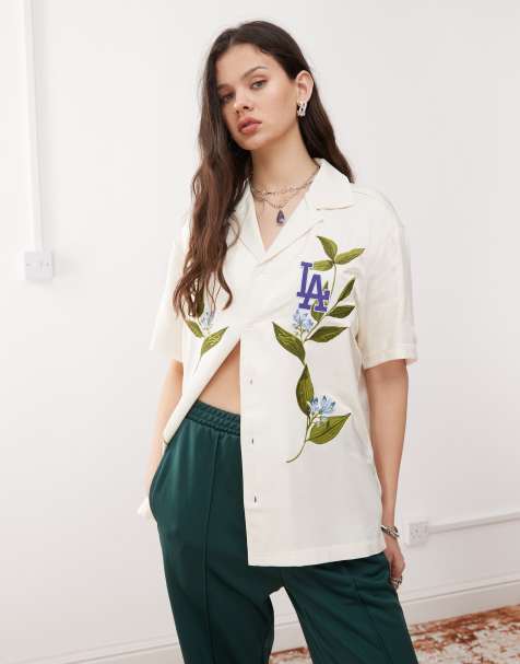 Camisa color crema con solapas y diseño bordado de flores de los LA Dodgers de New Era - view 1