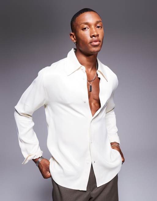 Camisa color crema de corte slim con solapas estilo anos 70 de saten de ASOS DESIGN ASOS