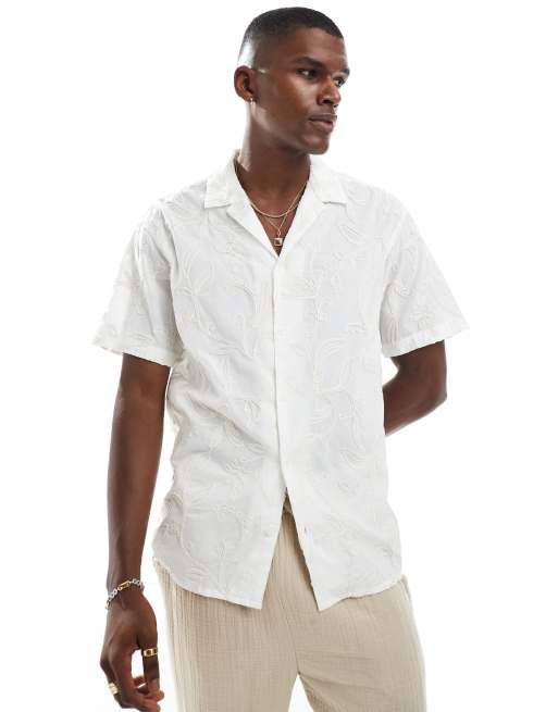 Camisa color crema de manga corta con diseño bordado de Jack & Jones