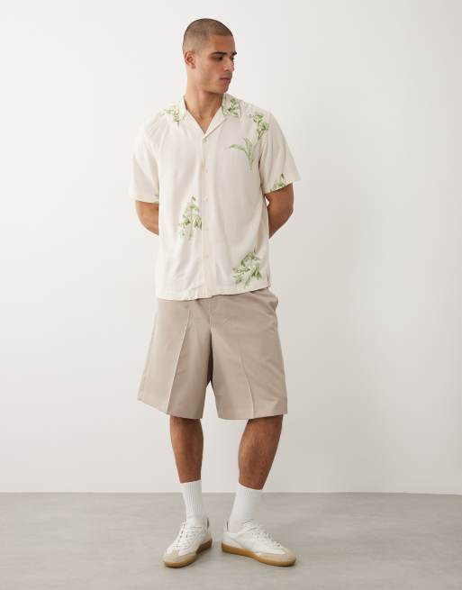 Camisa color crema de manga corta con estampado floral de Selected