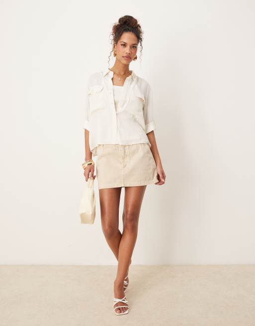 Camisa color crema utilitaria con bolsillos de AWARE, 4 de 4