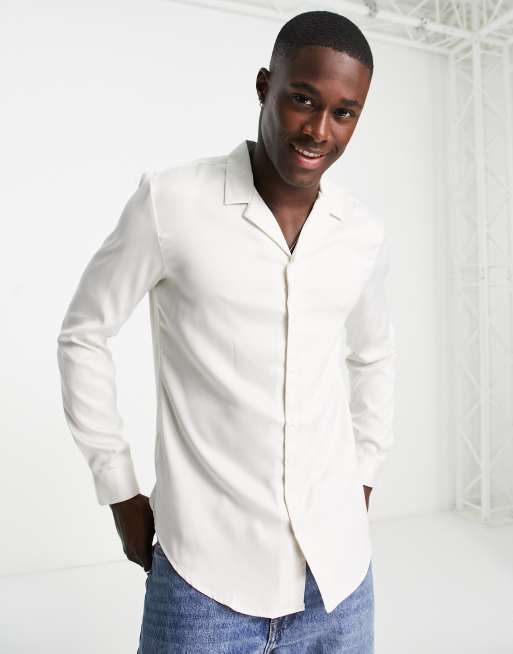 Camisa color marfil de satén de New Look