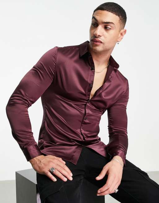 Camisa color uva entallada con bajo asimétrico en la parte trasera de satén de ASOS DESIGN