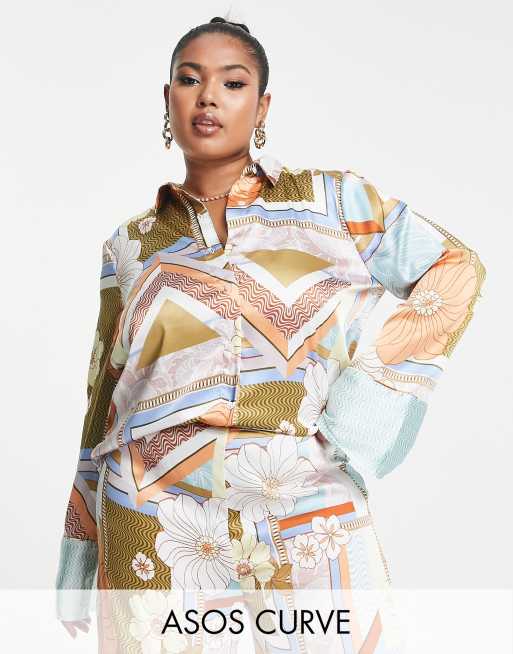 Camisa con estampado floral posicional de estilo retro de satén de ASOS DESIGN Curve (parte de un conjunto)