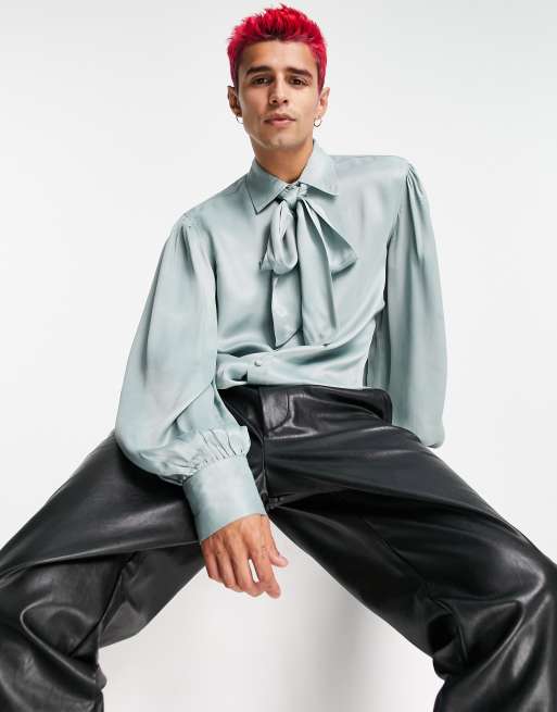 Camisa con lazada en el cuello y mangas estilo blusón de estilo años 70 de satén de ASOS DESIGN
