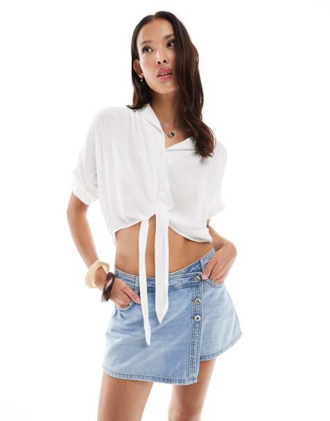 Camisa corta blanca anudada en la parte delantera de ONLY - view 1