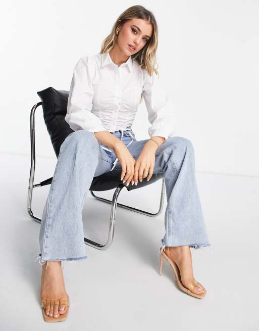Camisa corta color marfil con detalle estilo corsé de Miss Selfridge