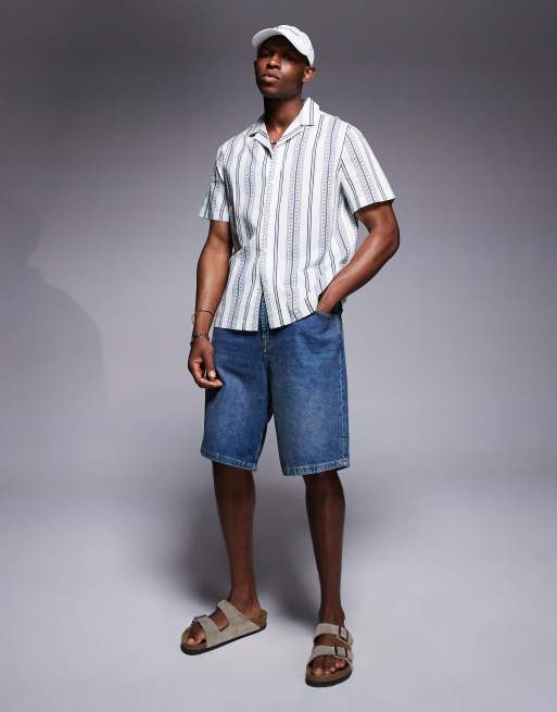 Camisa de corte estándar a rayas azules con solapas de ASOS DESIGN, 2 de 4