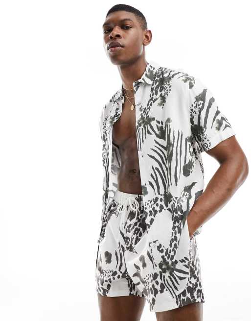 Camisa de corte estándar con estampado animal de ASOS DESIGN (parte de un conjunto)