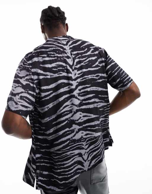 Camisa de manga corta con estampado grafico de cebra Cubs de AllSaints ASOS