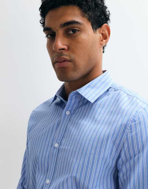 Camisa de vestir azul a rayas blancas de corte estándar de popelina de ASOS DESIGN, 4 de 5