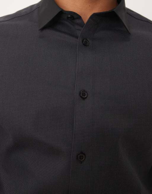 Camisa de vestir negra de corte slim con textura de plumeti de ASOS DESIGN, 5 de 5