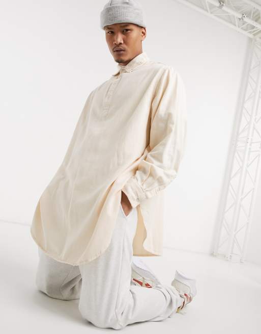 Camisa en color crudo de corte extragrande exagerado sin cierres de sarga de ASOS DESIGN