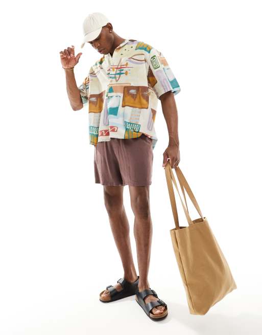 Camisa extragrande con cuello de solapas y estampado abstracto de ASOS DESIGN, 2 de 4