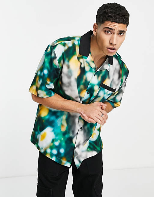 Hombre Other | Camisa extragrande con estampado de flores y solapas a contraste de Topman - WK85927
