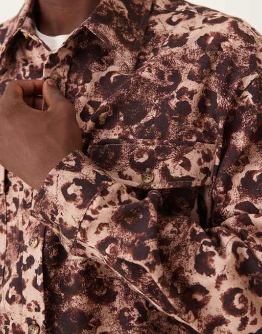 Camisa extragrande con estampado de leopardo y detalle de bolsillo de sarga gruesa de ASOS DESIGN, 5 de 5