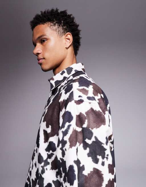 Camisa extragrande con estampado de vaca de ASOS DESIGN, 4 de 5